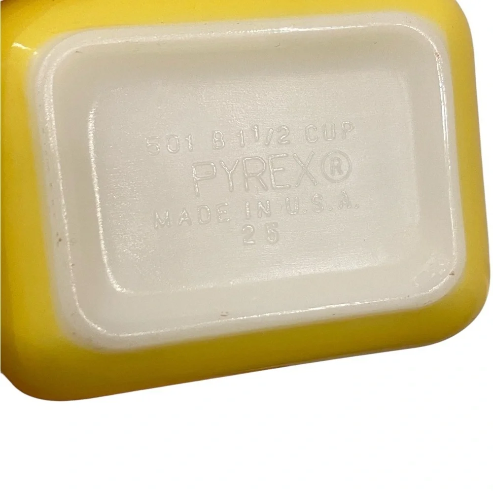 Pyrex Vintage 501 B 1 1/2 Measuring Cup Yellow Small Made In USA